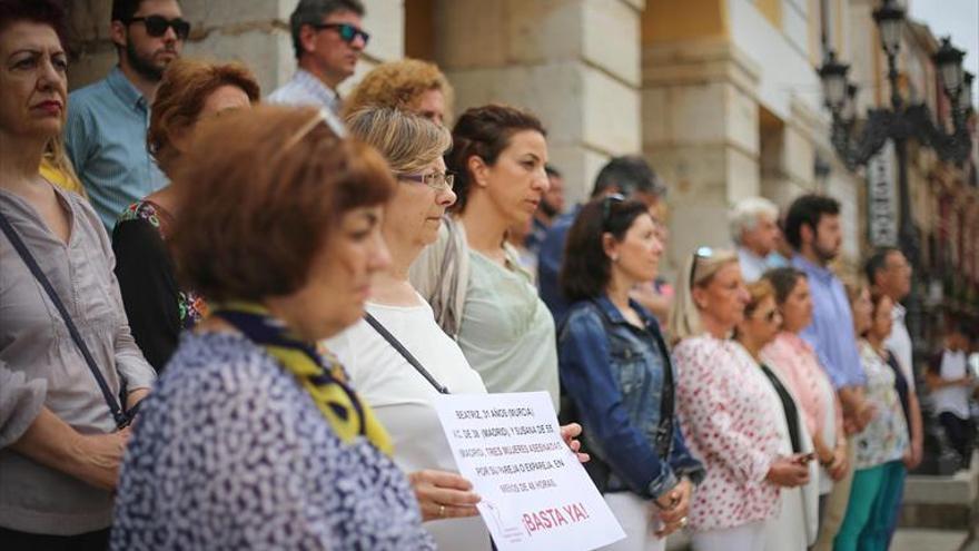 Silencio por tres asesinatos