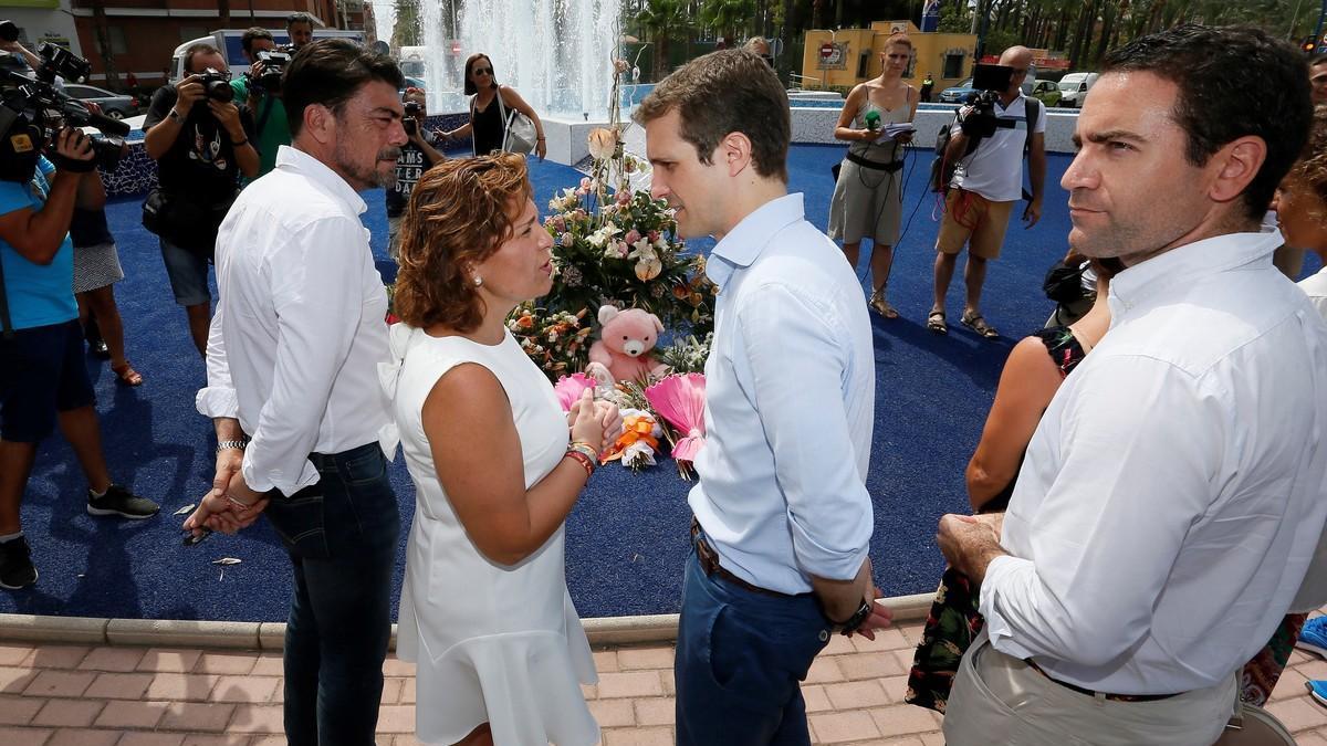 Casado carga contra Sánchez por acercar presos etarras y evita hablar sobre su máster