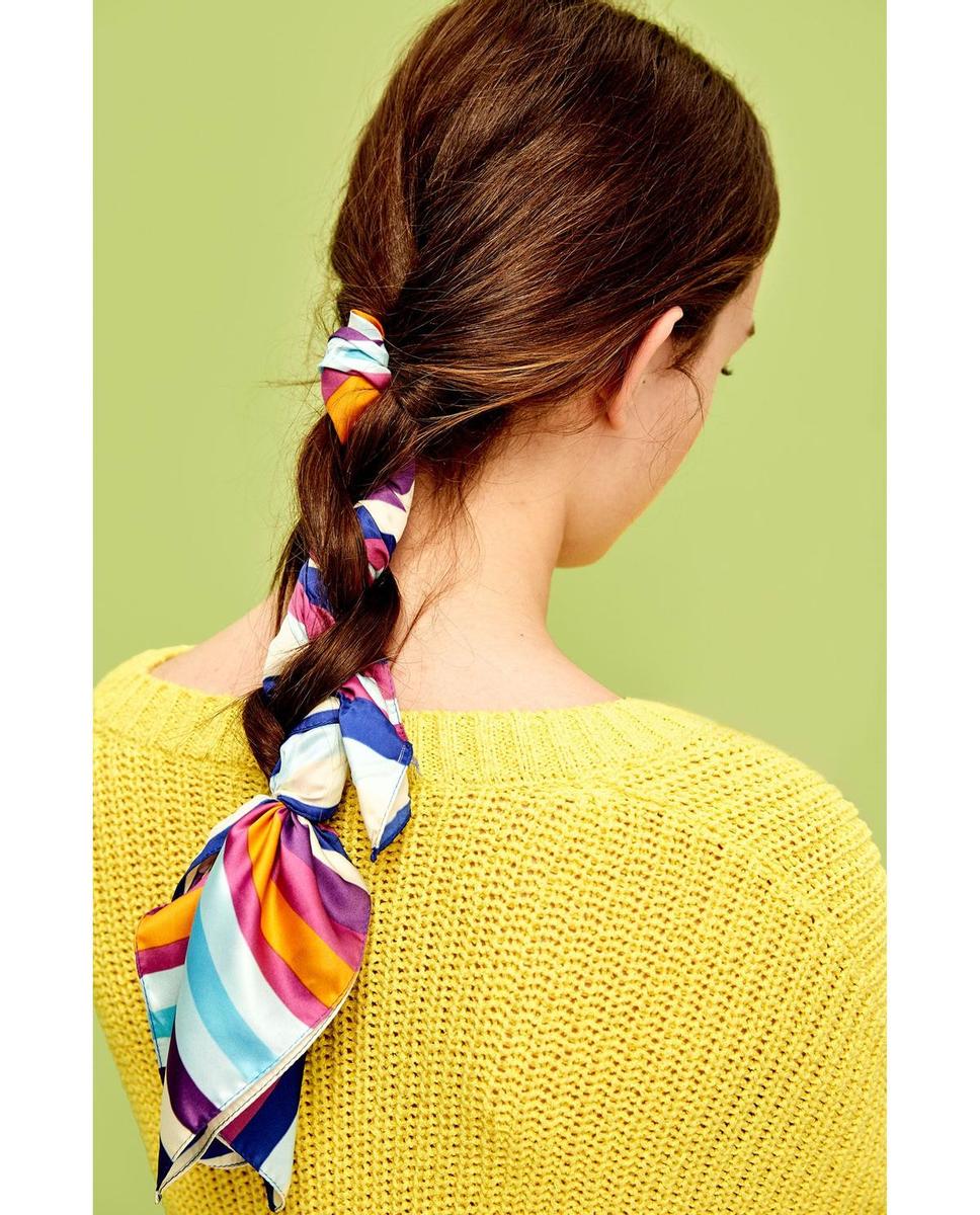 Trenza con pañuelo en Zara