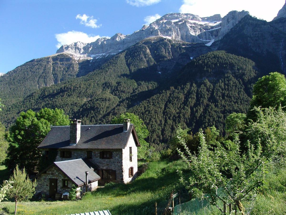 Casas de Zapatierno, Huesca, Yoga