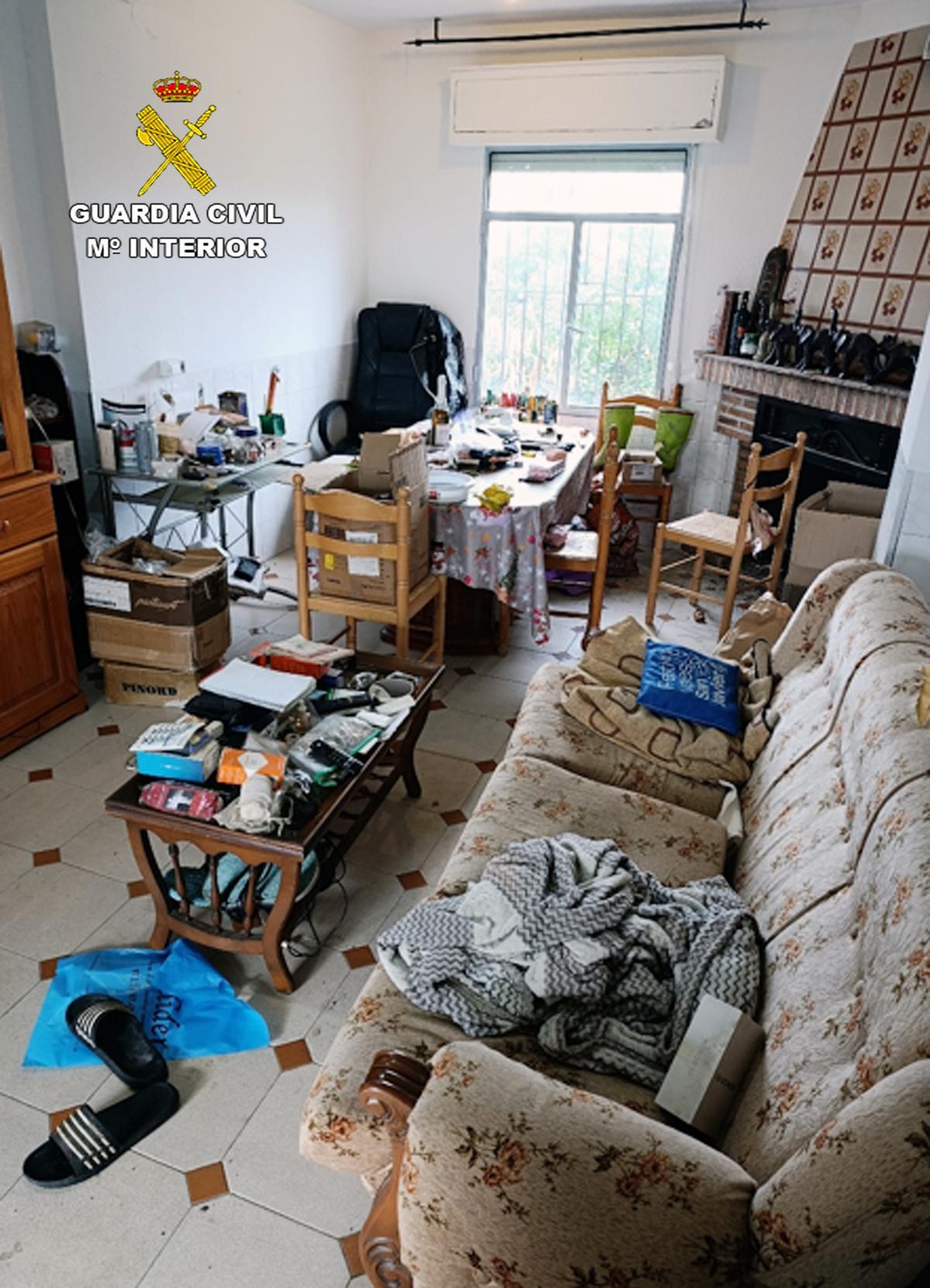 Una de las estancias de la casa de Alquerías donde vivían y trabajaban las víctimas.