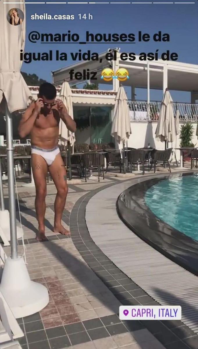 Mario Casas en calzoncillos en la piscina