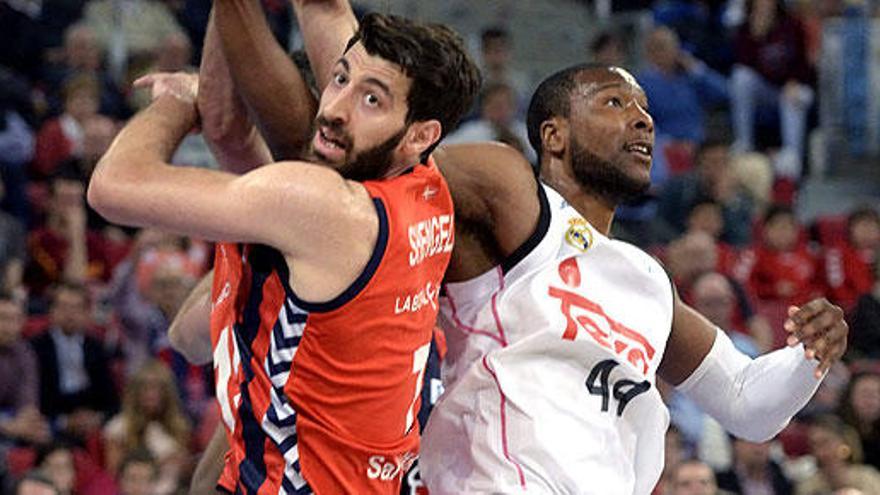 El Baskonia supera al Madrid y se mete en el play off de la LIga