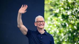 Tim Cook s’acomiada d’Apple després de 15 anys amb un rècord i un nou iPhone en camí: «Estimo aquesta empresa»