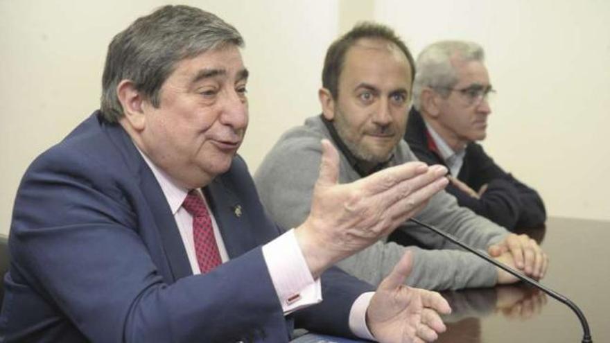 Augusto César Lendoiro, durante su intervención. // Víctor Echave