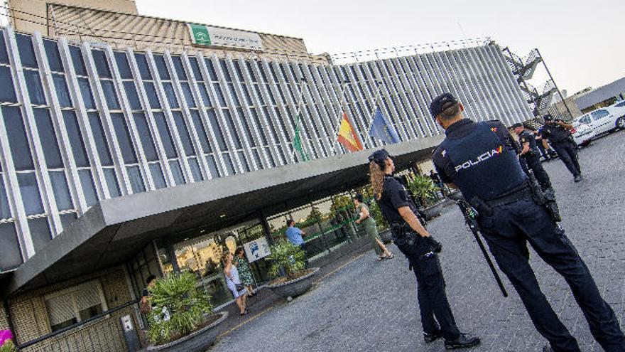 Una sevillana muere seccionada por un ascensor del hospital tras dar a luz