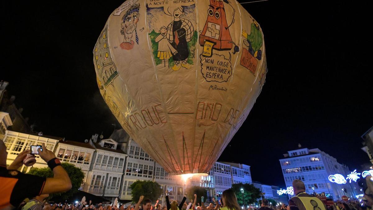 Betanzos lanza el globo de papel más grande del mundo.