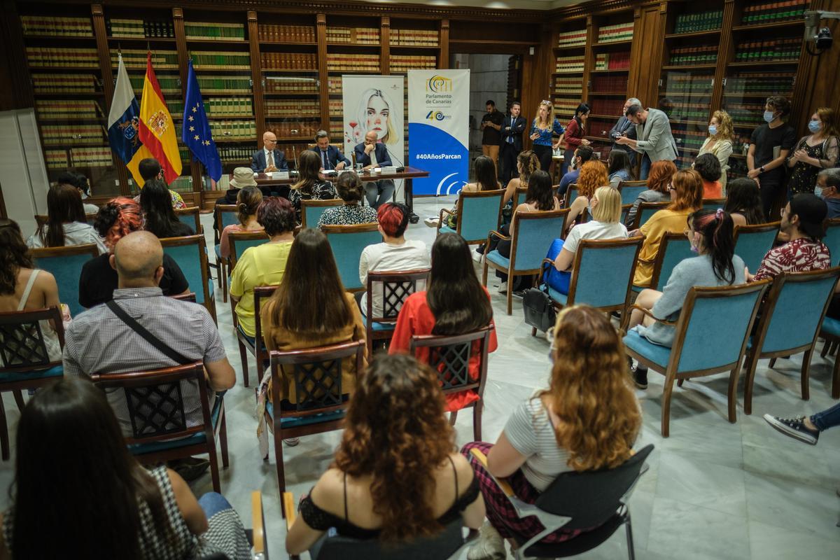 Un instante del acto de presentación.