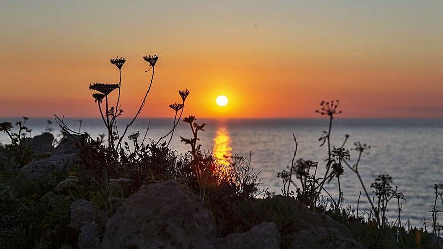 Ver un atardecer así desde Hostal La Torre es una maravilla. | 