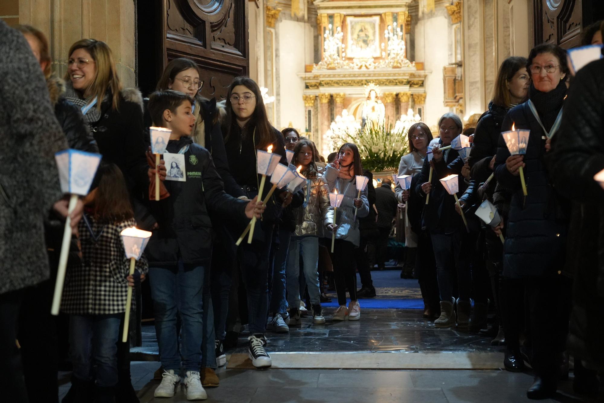 La procesión del 'farolet' cierra las fiestas de las purisimeras en Vila-real