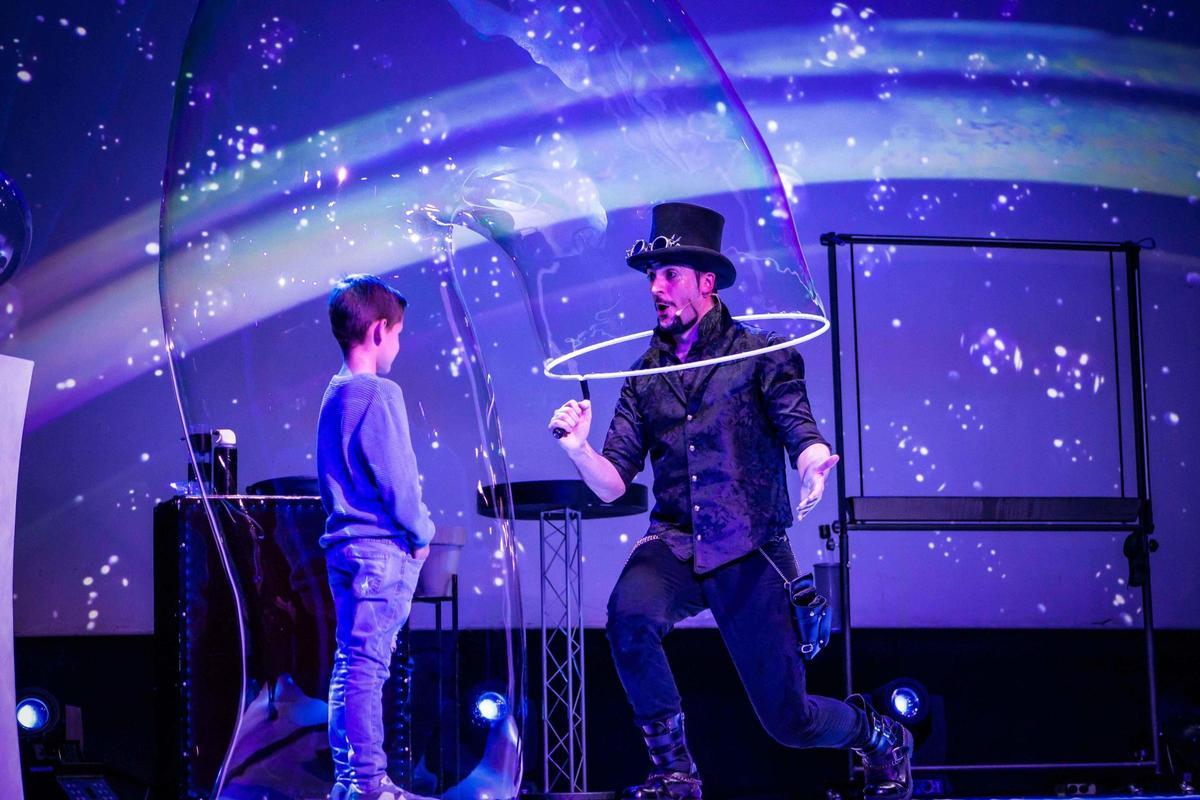 Un instante del espectáculo "Dreaming Bubbles".