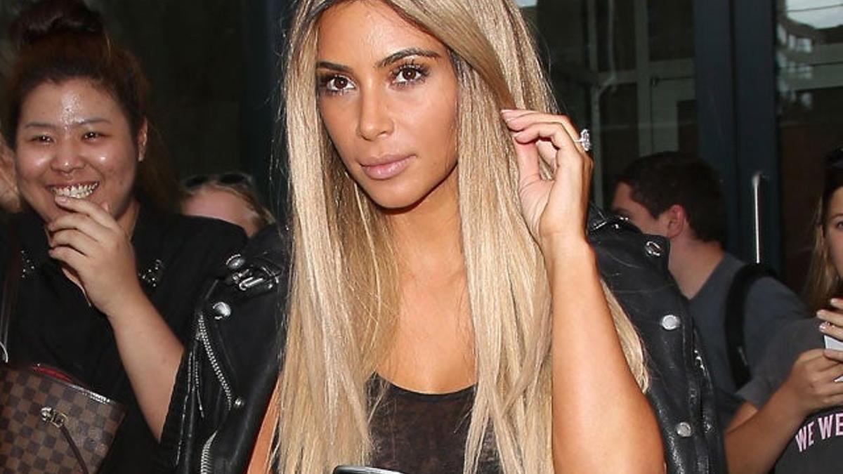 Kim Kardashian: rubia con truco