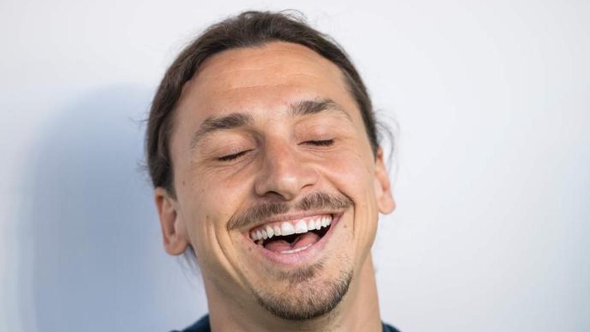Ibrahimovic se ríe por los rumores sobre su futuro
