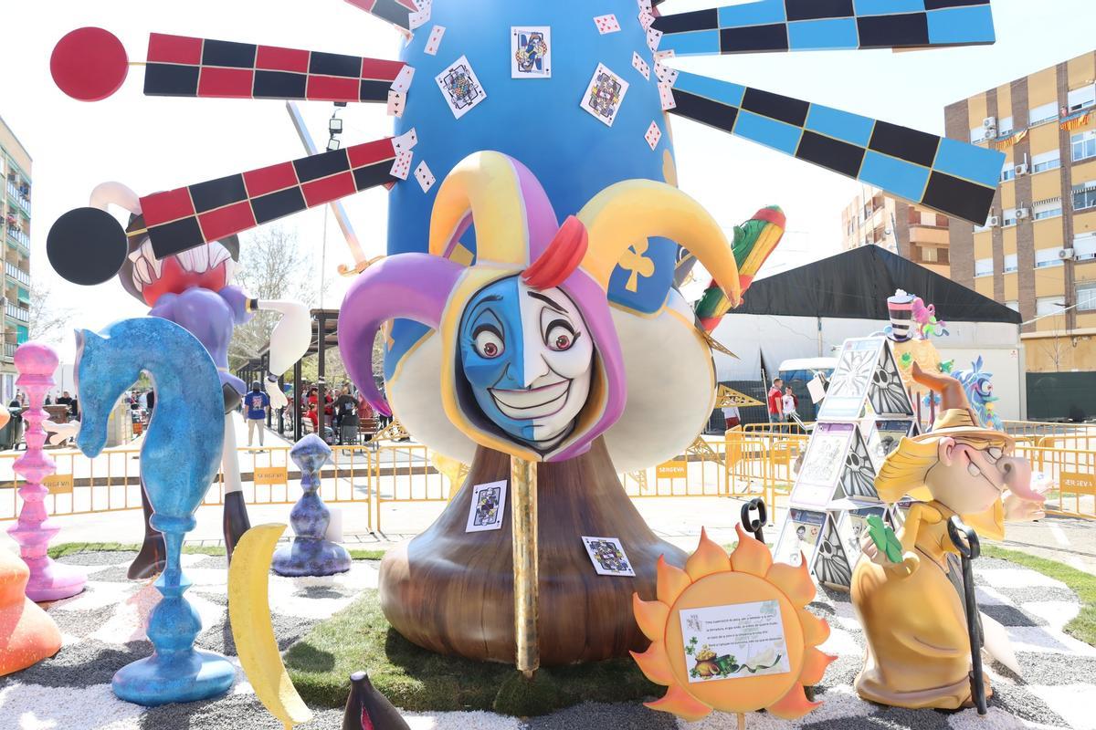 "En joc", la falla con la que Sant Antoni de Xirivella aborda en clave de humor la ludopatía.