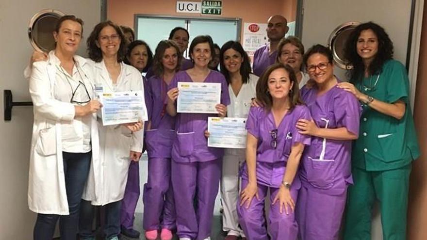 El ministerio reconoce la labor de la UCI del hospital