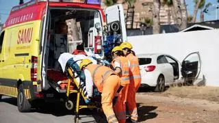 Herido con politraumatismo tras caer desde un tercer piso en Elche