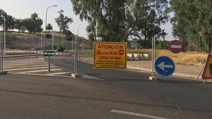 Comienzan las obras de mejora en la carretera de acceso a El Prado