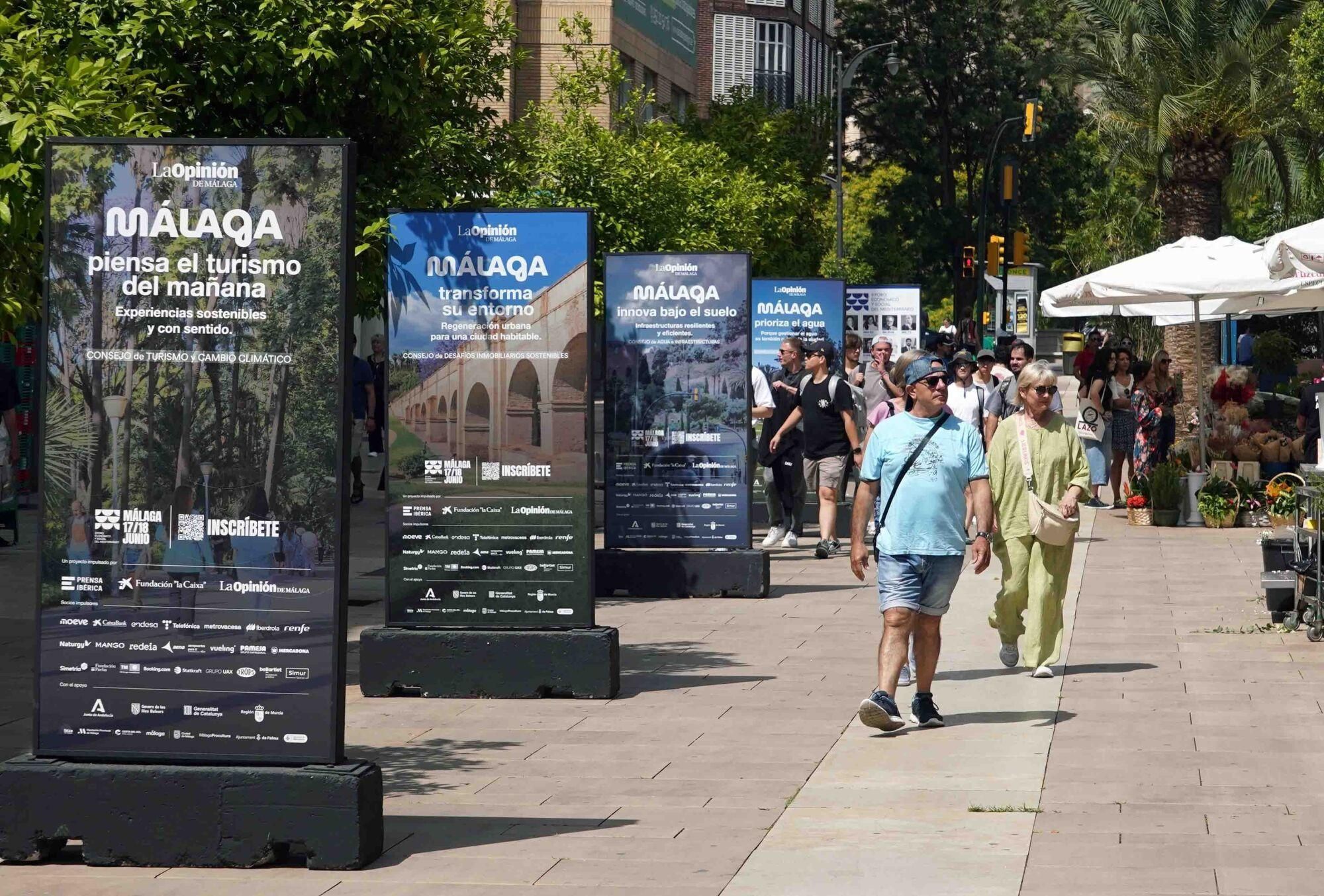 Exposición de mupis del Foro Mediterráneo en la Alameda Principal, del grupo Prensa Ibérica