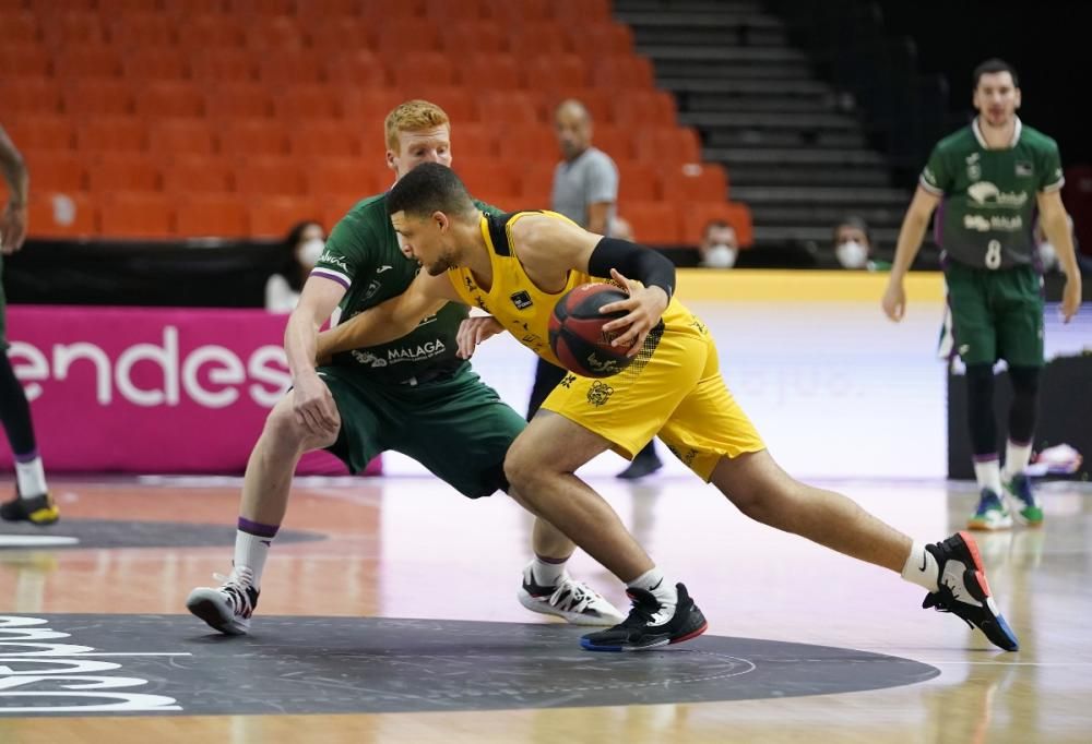 Partido entre el Iberostar y el Unicaja en la fase final de la Liga ACB.