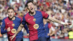 Lewandowski, allà on ningú arriba | JOAN MONFORT / AP