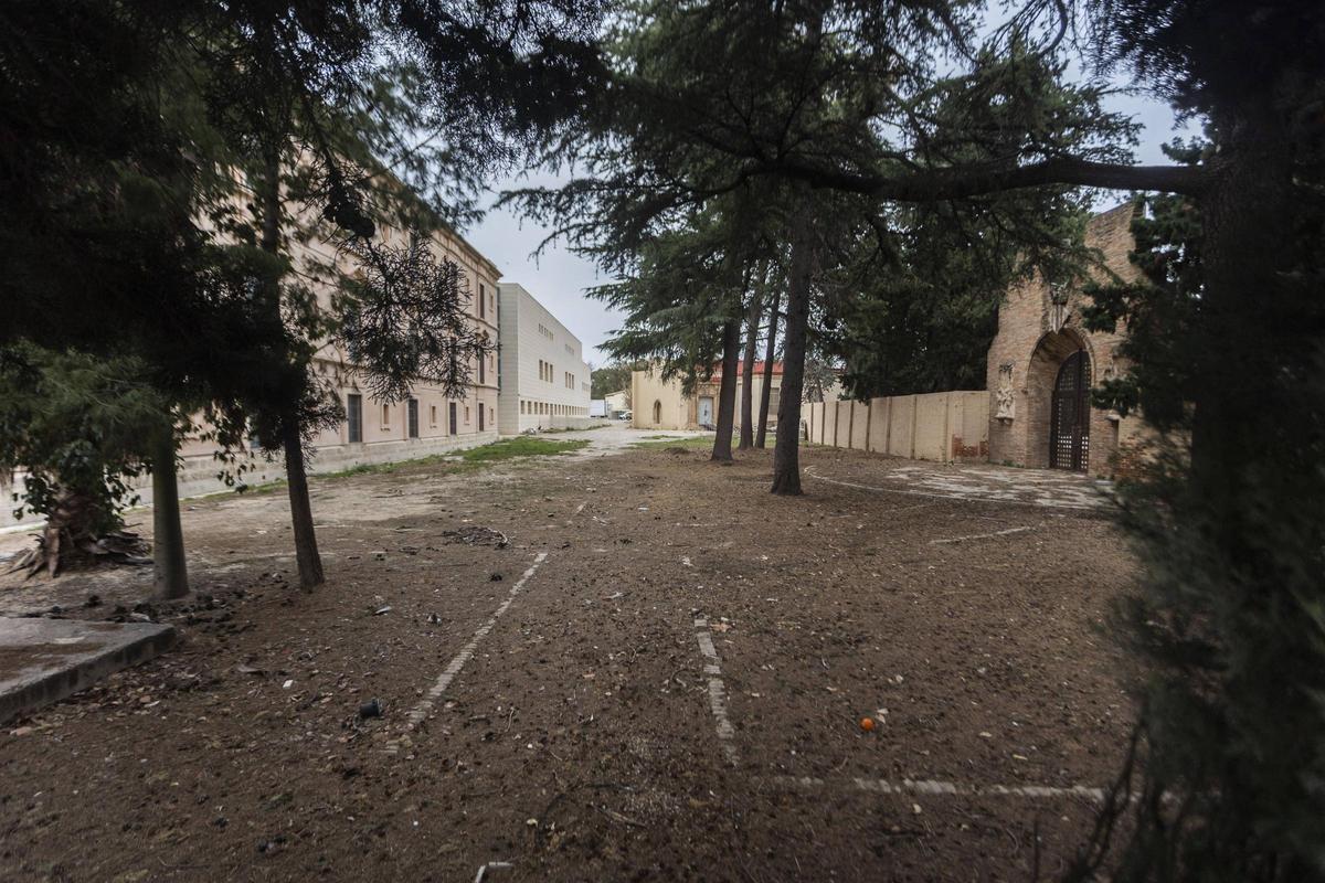 Entorno del Bellas Artes junto a los Jardines de Viveros.