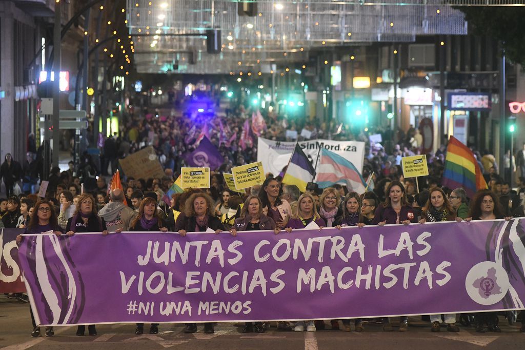 Las imágenes de la manifestación contra la violencia machista en Murcia