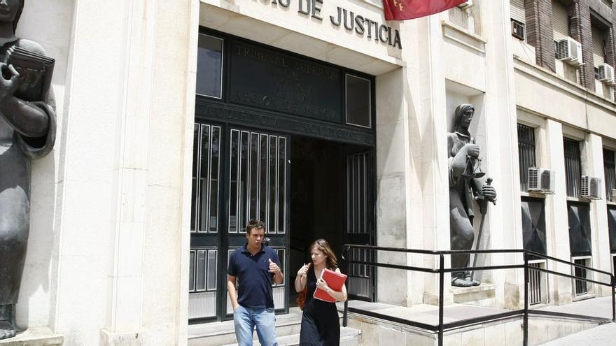 Fachada de la Audiencia Provincial de Murcia.