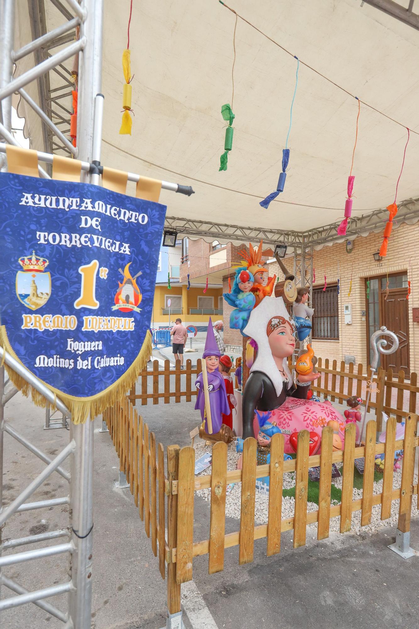 Hoguera del barrio de Los Molinos del Calvario en Torrevieja