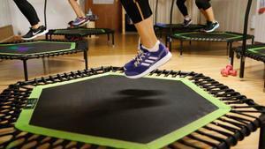 Sesión de saltos en Jumping Fitness Bcn