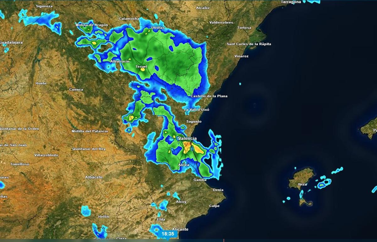 Las tormentas avanzan hacia el norte y alcanzan el área metropolitana de Valencia