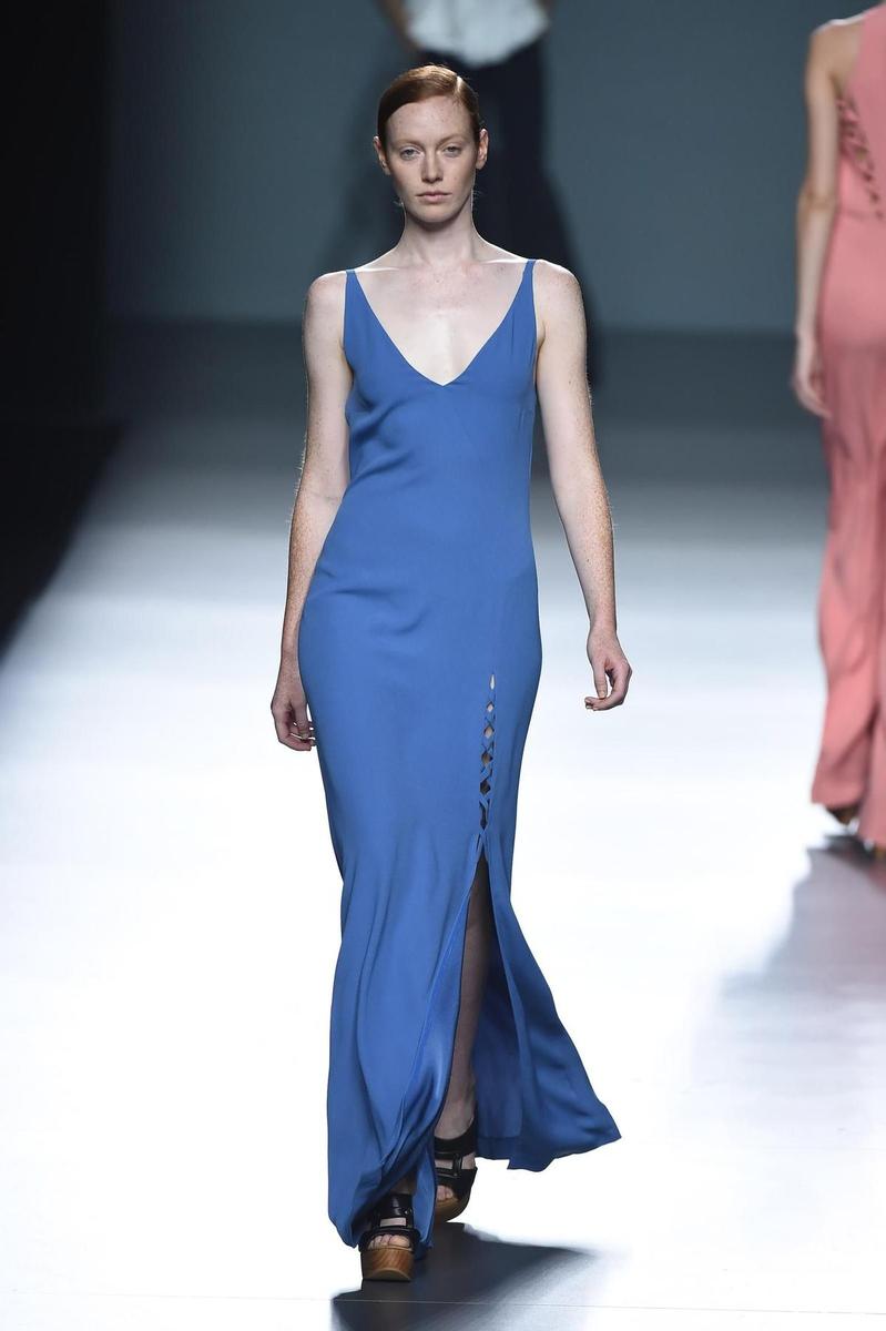 MBFW 2015: Ángel Schlesser Primavera/Verano 2016, vestido azul Klein