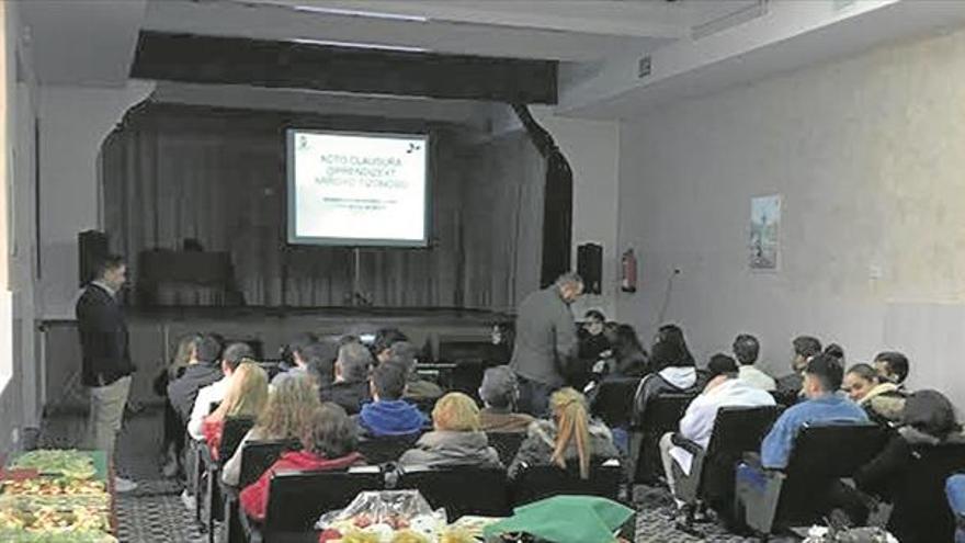 24 personas se forman en tres especialidades gracias a un curso en Navalmoral de la Mata