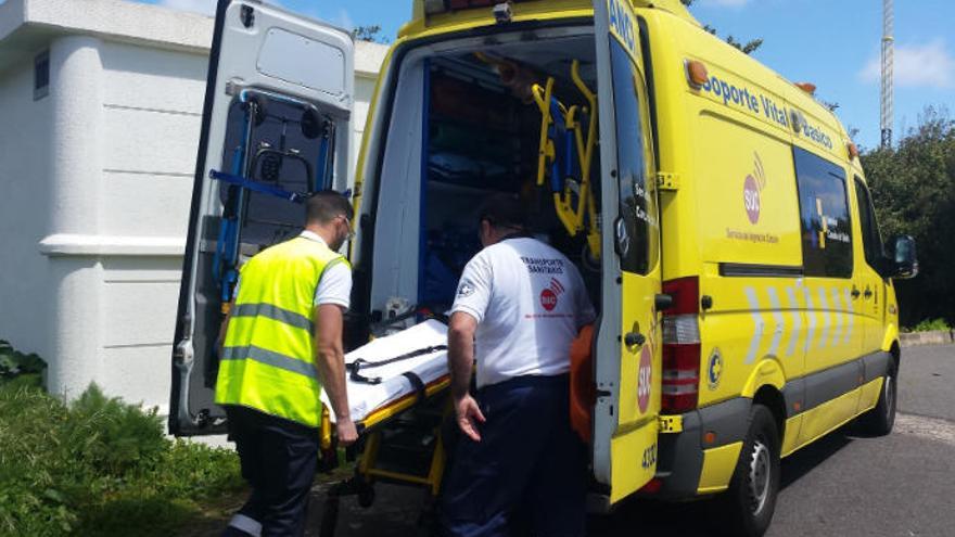 Dos heridos graves al caer con un quad por un desnivel en Tenerife