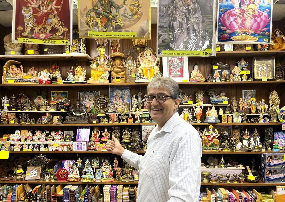 Sunil Lakhwani, en un rincón de Sai Maya.
