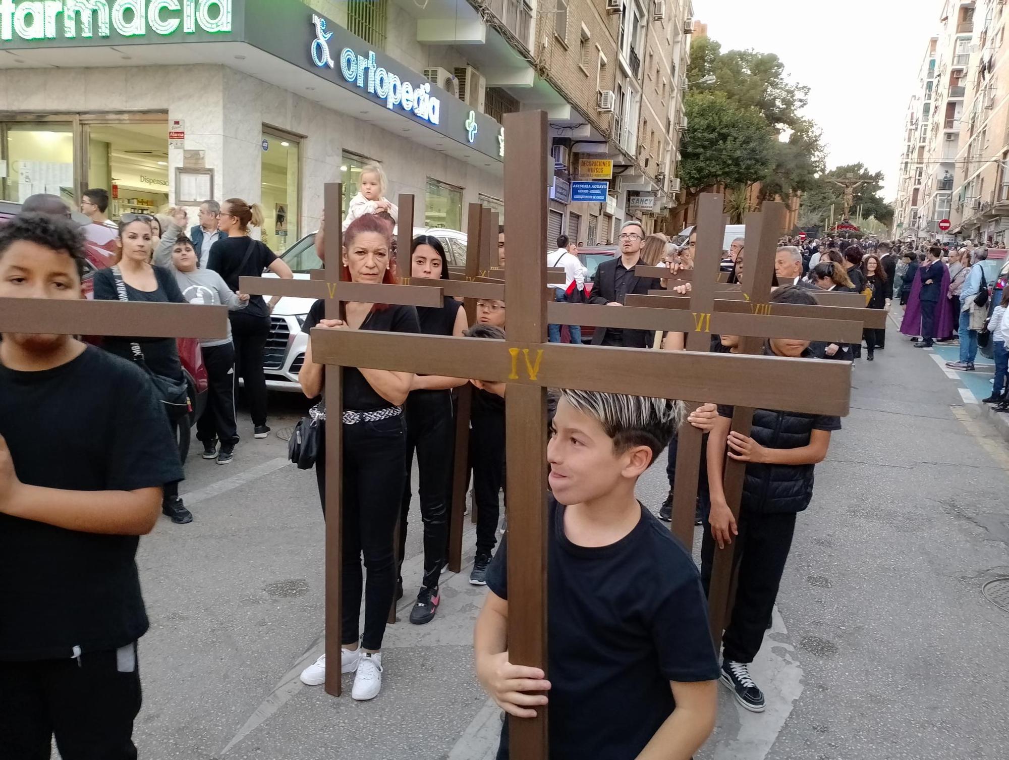 Salida procesional del Cristo de la Sed por Miraflores de los Ángeles