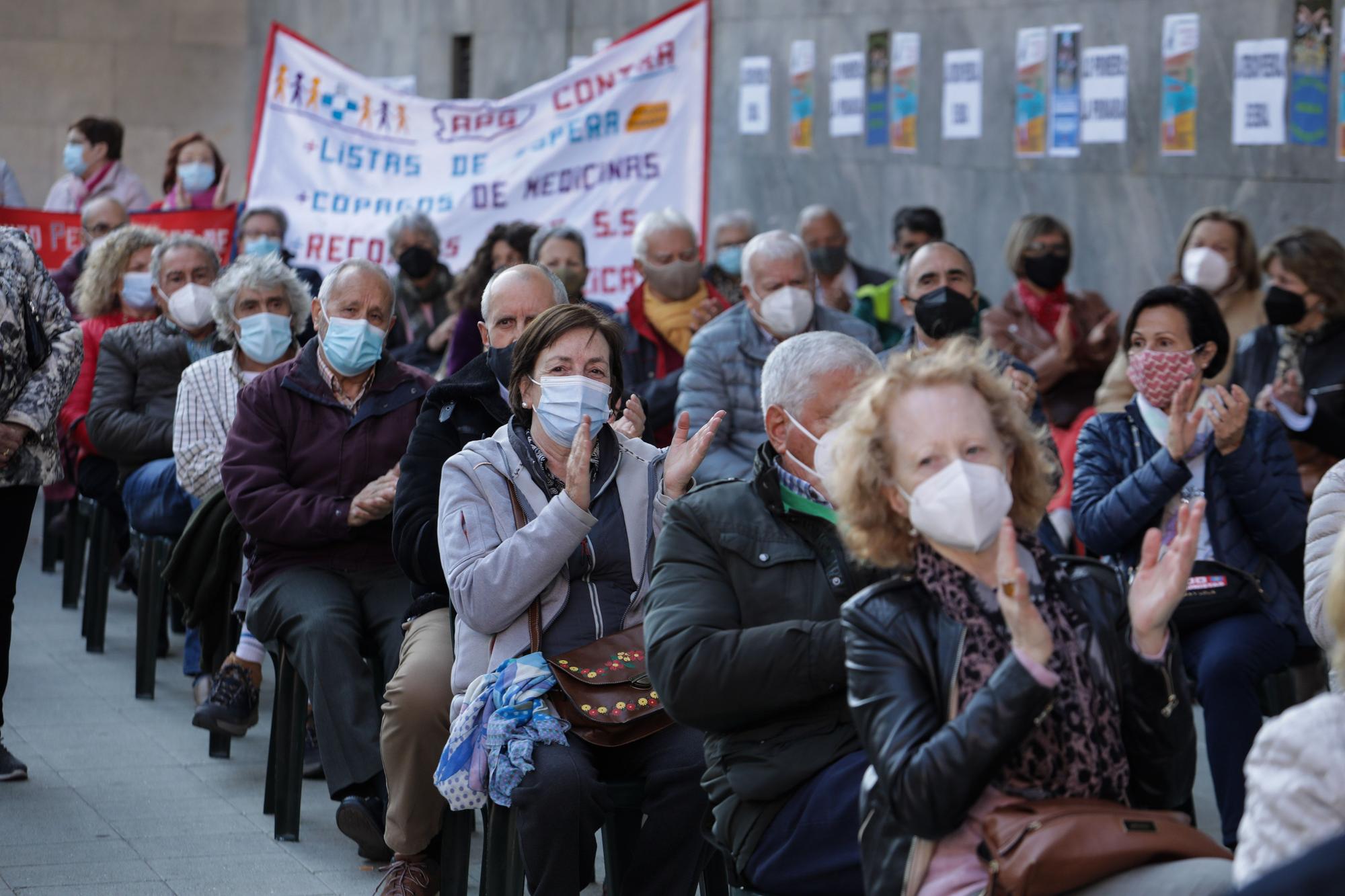 Concentración vecinal por la reapertura vespertina de los centros de salud