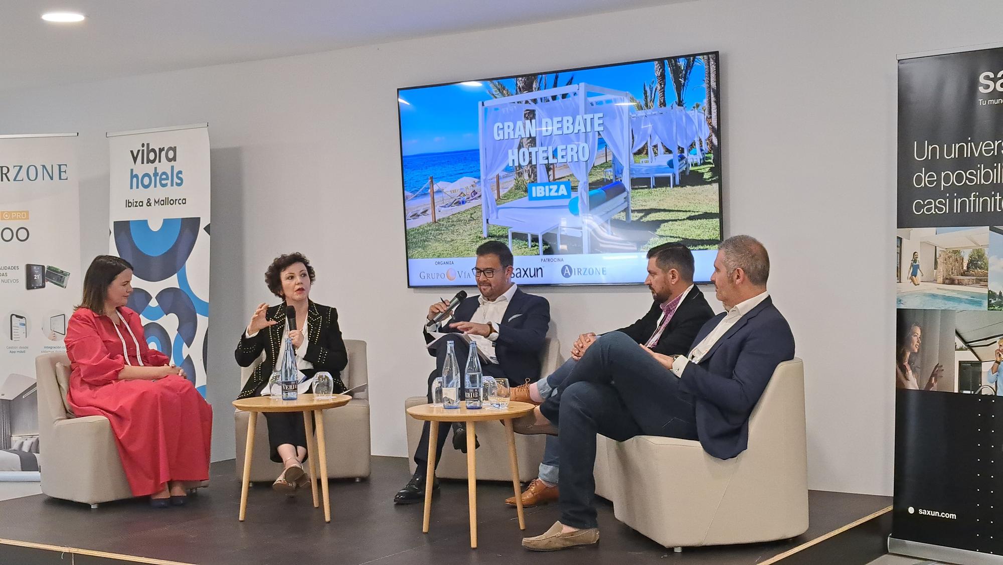 Los hoteleros debaten sobre vivienda en Ibiza