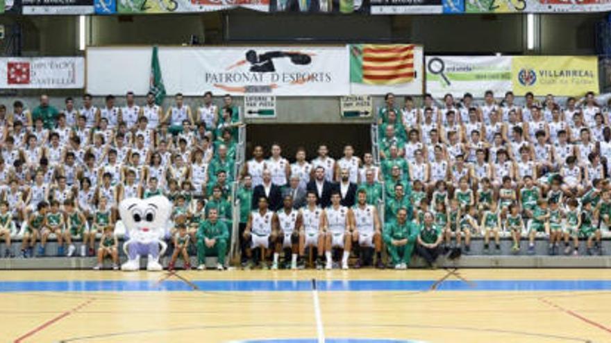 Amigos y apasionados del baloncesto