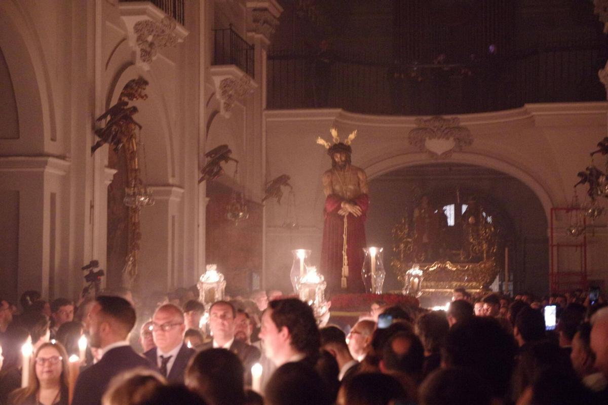 Traslado claustral del Cristo de la Humildad en la Victoria el Lunes de Pasión de 2026