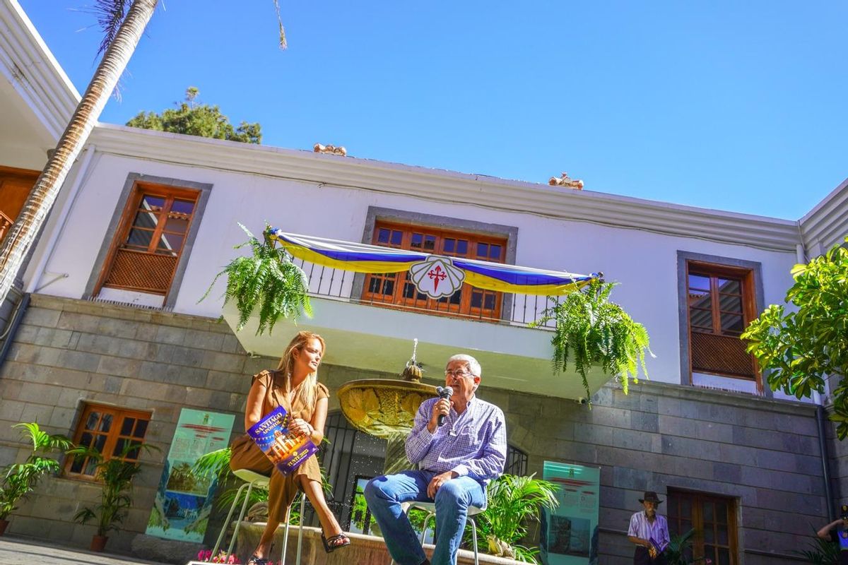 Yilenia Vega y Marco Aurelio Pérez durante la presentación de las fiestas.