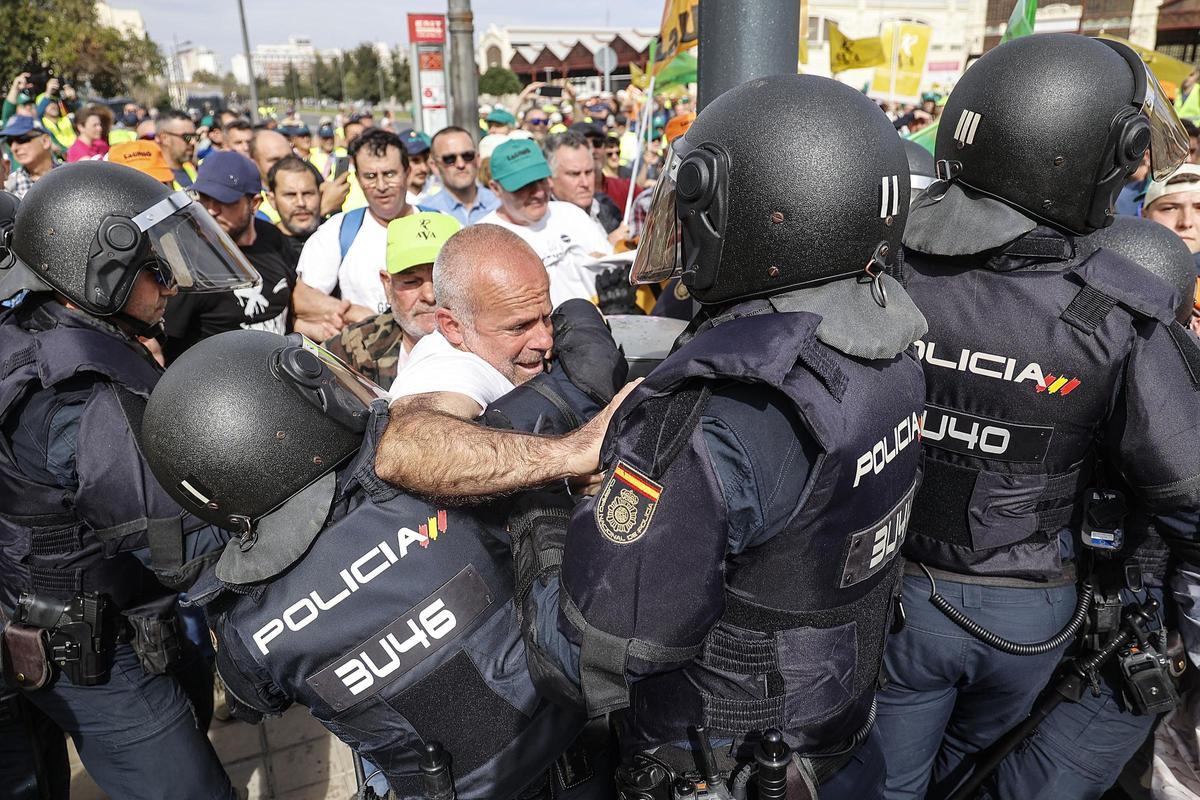 Amnistía Internacional denuncia un aumento de la represión contra las protestas pacíficas en Europa