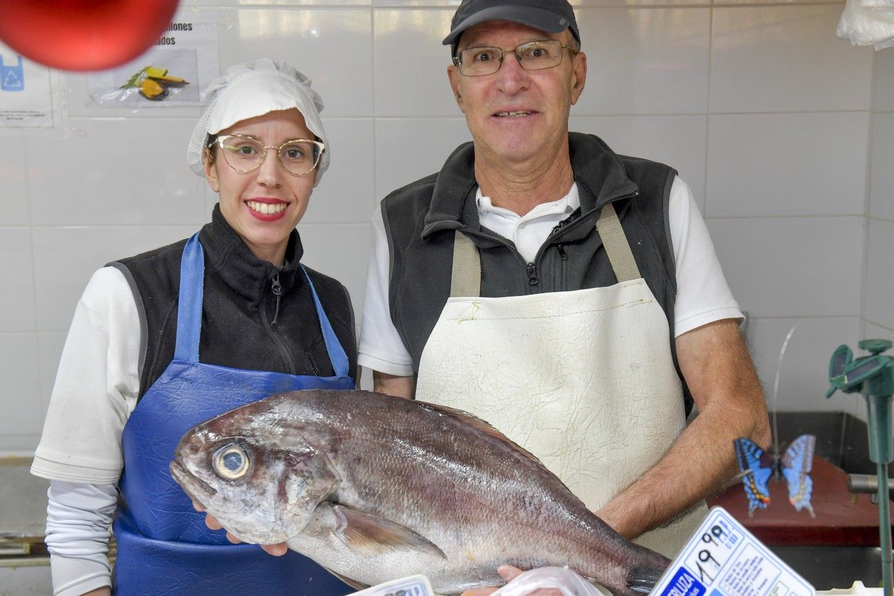 Compras para la cena de Navidad en el Mercado Municipal de Telde