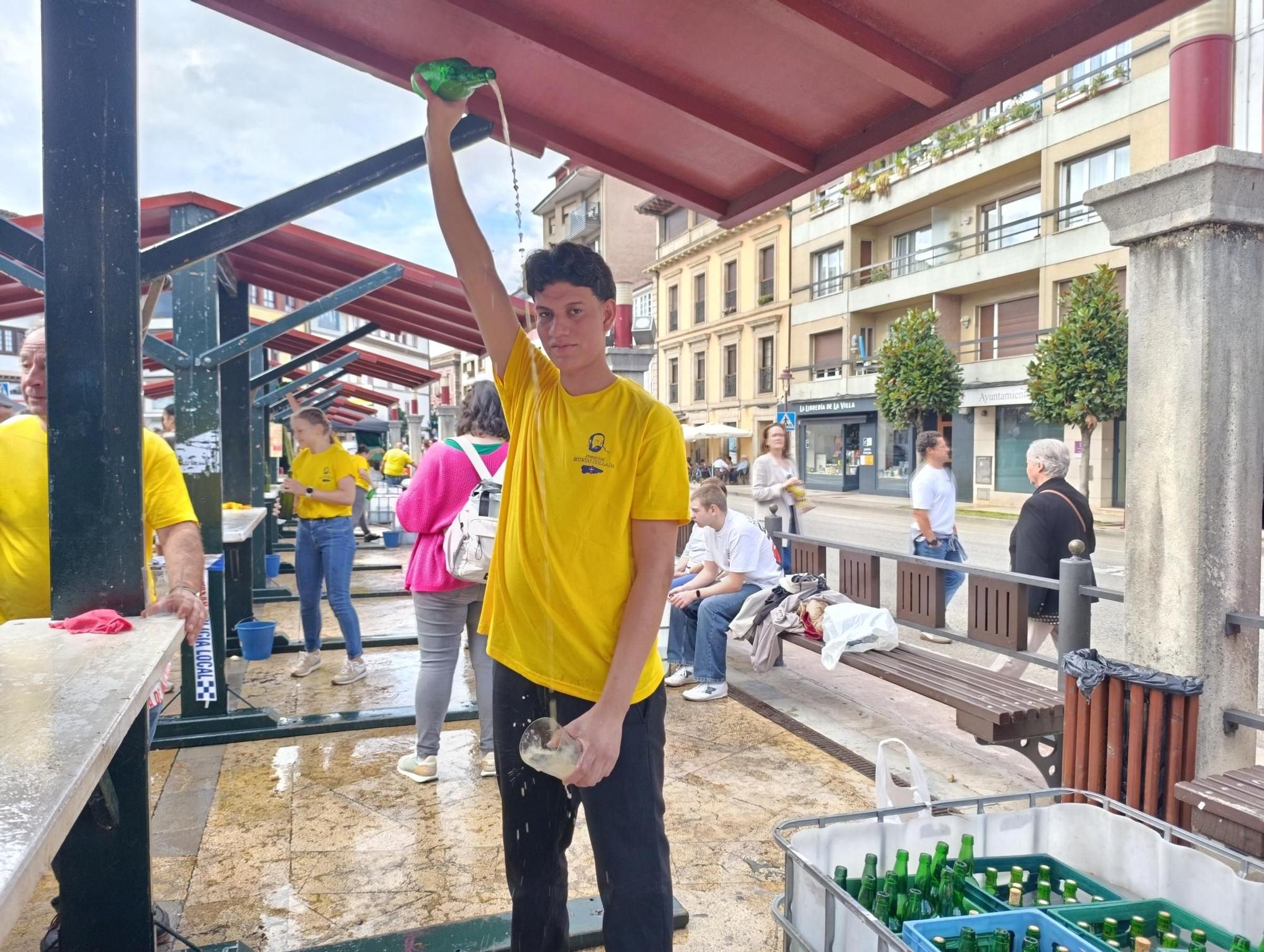 Héctor García, de Llanes,  gana la "champions" de la sidra casera en Villaviciosa