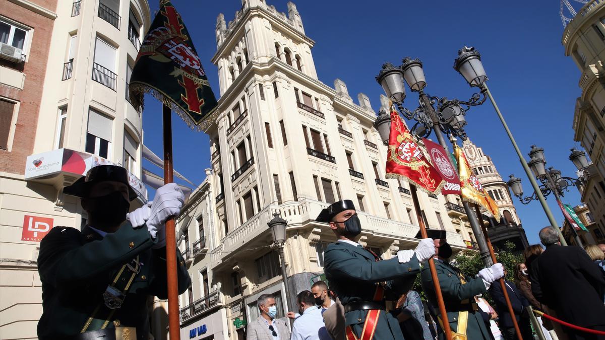 Izado de bandera en Las Tendillas en honor a la patrona de la Guardia Civil