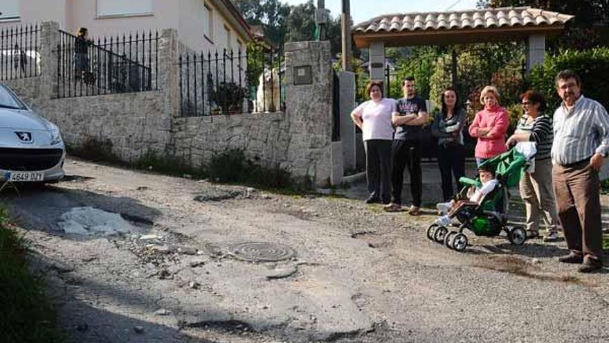 Vecinos de San Pedro en el camino.