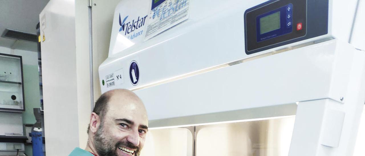 Juan García, en el laboratorio del CSIC donde trabaja buscando la vacuna contra el coronavirus. // J.G.