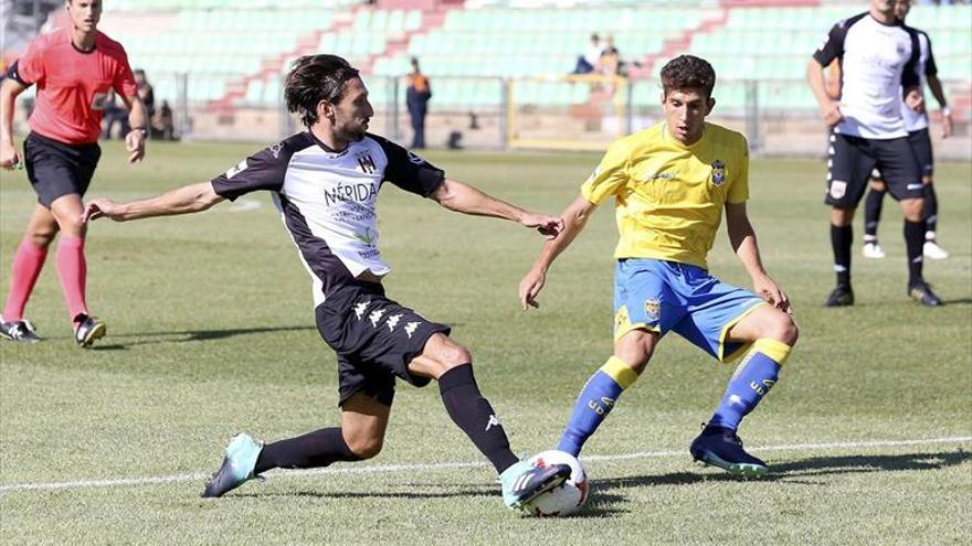 La lesión de Álex Bernal deja el centro del campo del Mérida ‘muy tocado’