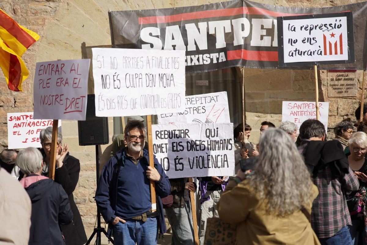 Les imatges de la protesta de la Plataforma Antifeixista a Santpedor
