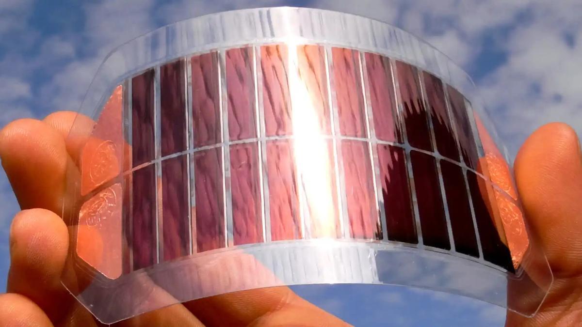 Desarrollan un panel solar tan fino como el papel y con más eficiencia