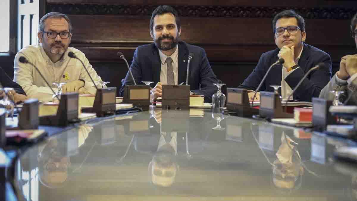 La Mesa ha admès la sol·licitud presentada per Comín per delegar el seu vot en el portaveu del grup parlamentari d’ERC